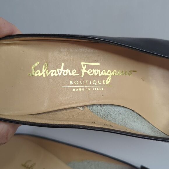 Salvatore Ferragamo Boutique 6.5 B Black Patent Leather With Bow Open Toe Slide - Picture 5 of 16